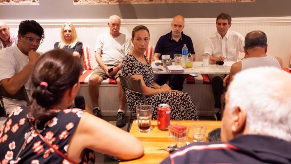 Rodríguez Larreta y Quirós compartieron un café con vecinos de Núñez