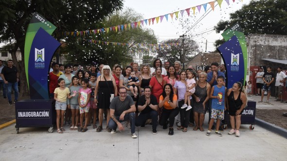 Noe Correa, Leo Nardini y Luis Vivona, inauguraron el pavimento de la calle Amenábar