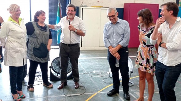 Sileoni entregó mobiliario para escuelas de Vicente López