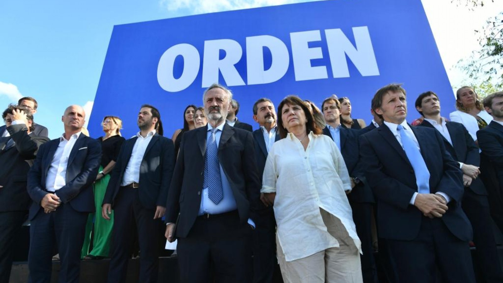 "Vamos a poner orden en la calle", el mensaje de Patricia Bullrich y Joaquín de la Torre en un imponente acto de seguridad en San Miguel