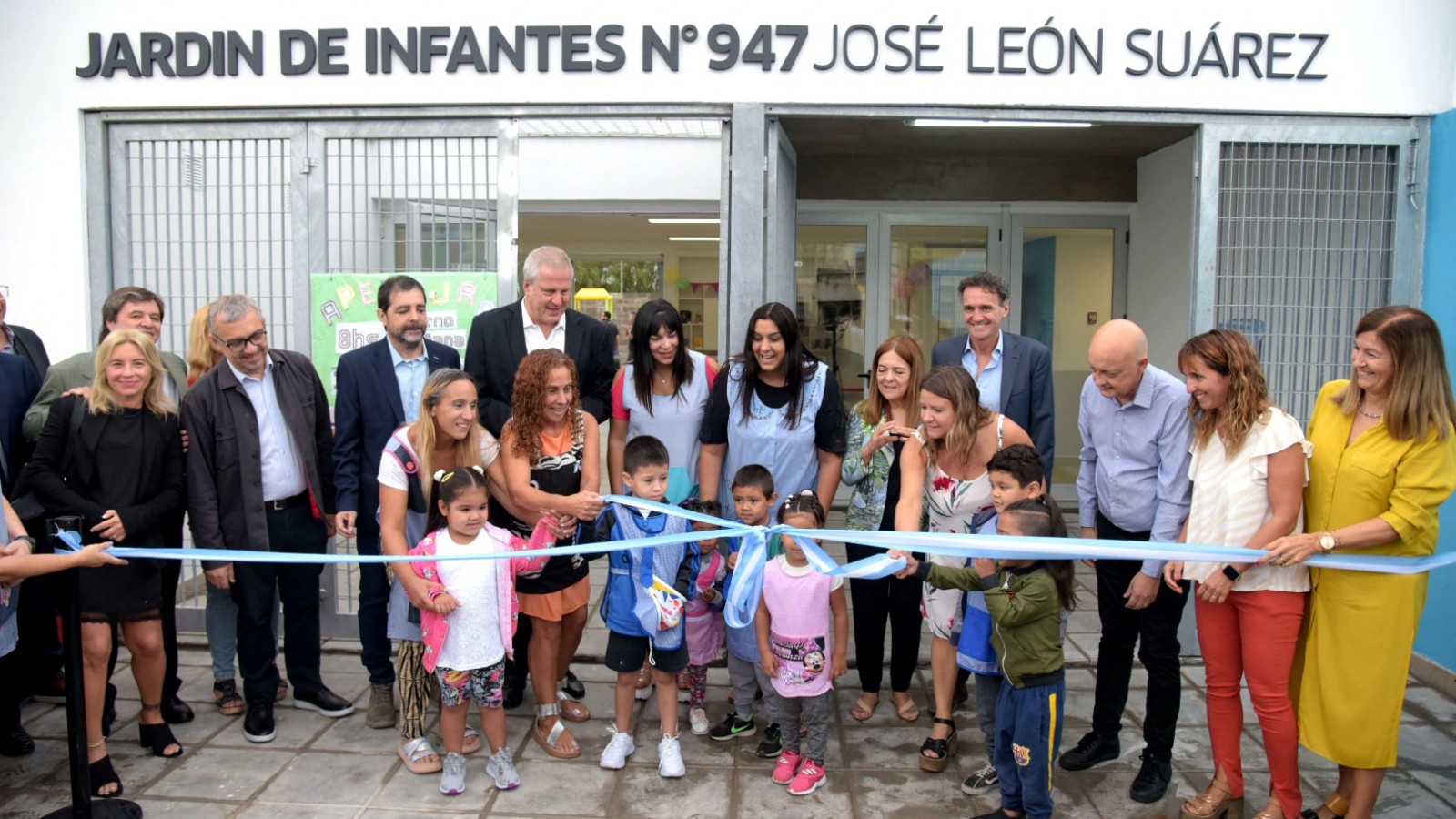 Fernando Moreira, Gabriel Katopodis y Jaime Perczyk inauguraron el nuevo jardín de infantes 947
