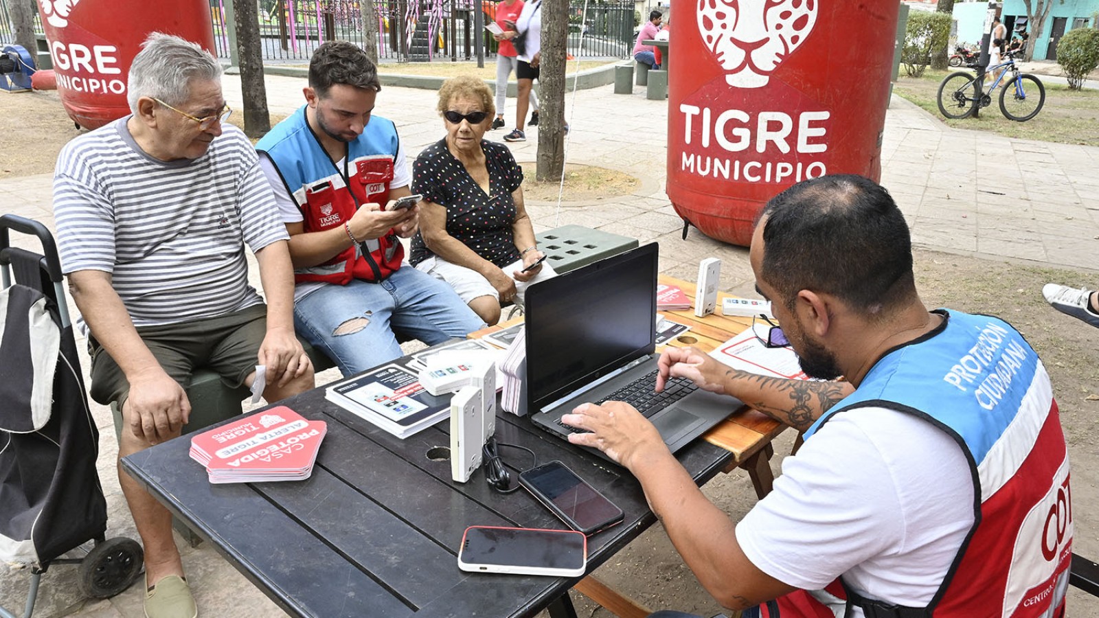 La comunidad de La Paloma se asesoró y resolvió trámites en un nuevo operativo del programa Tigre con Vos