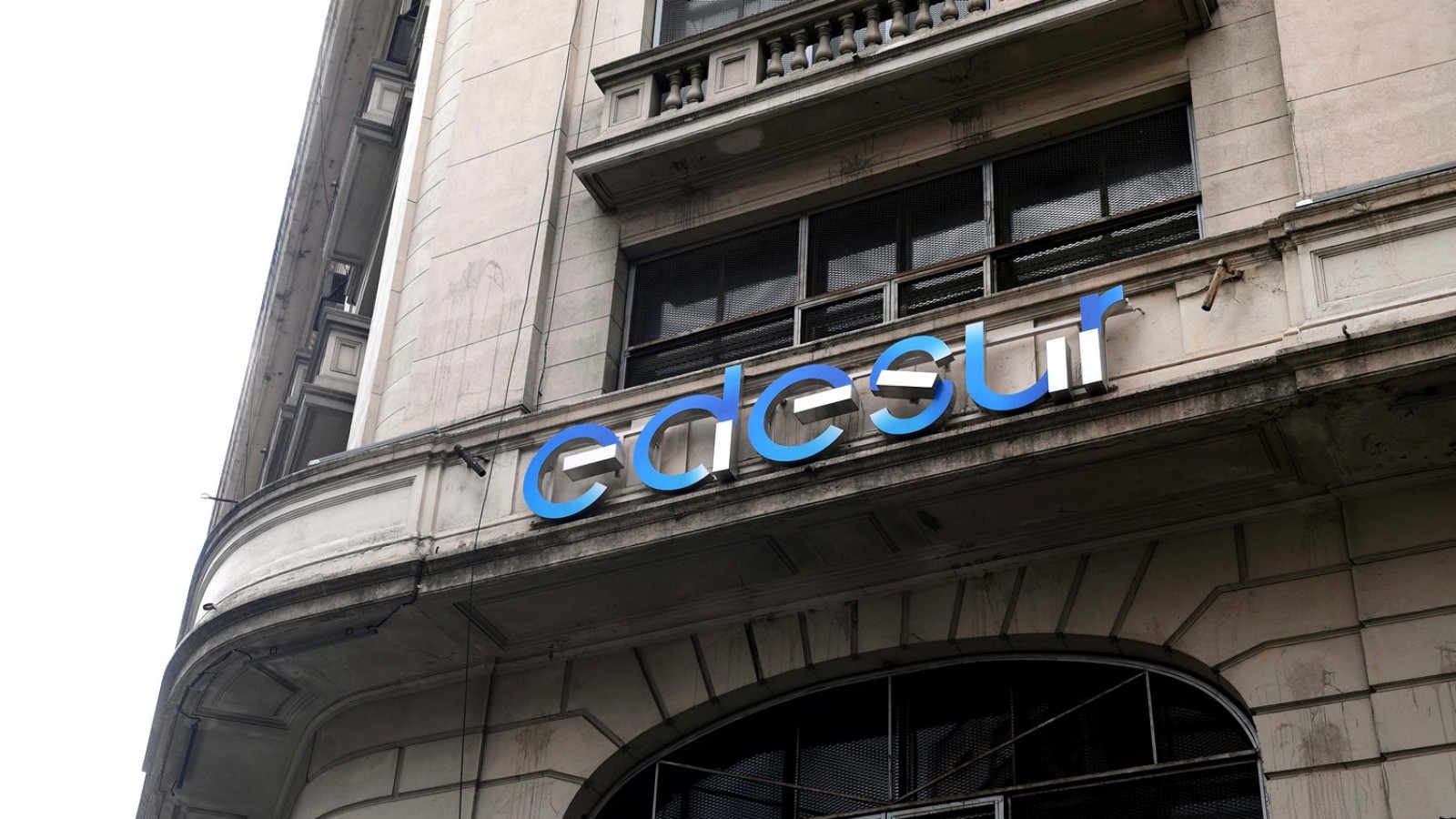 El ENRE confirma que Edesur deberá pagar $ 126 millones a usuarios por los cortes de febrero