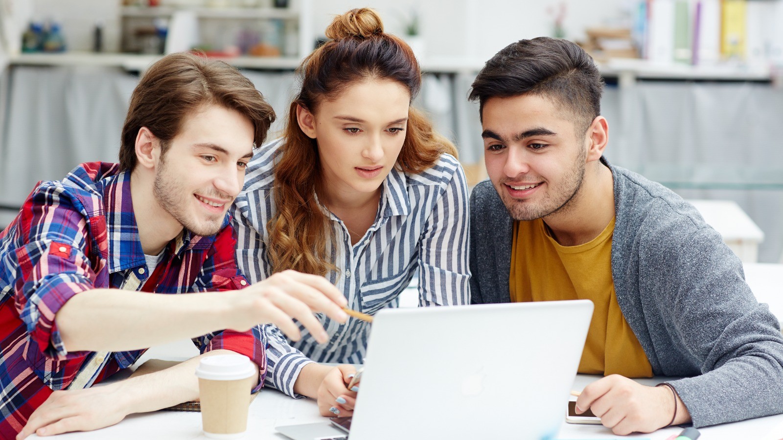 Becas tecnológicas para jóvenes de 18 a 25 años de Ciudad y Gran Buenos Aires