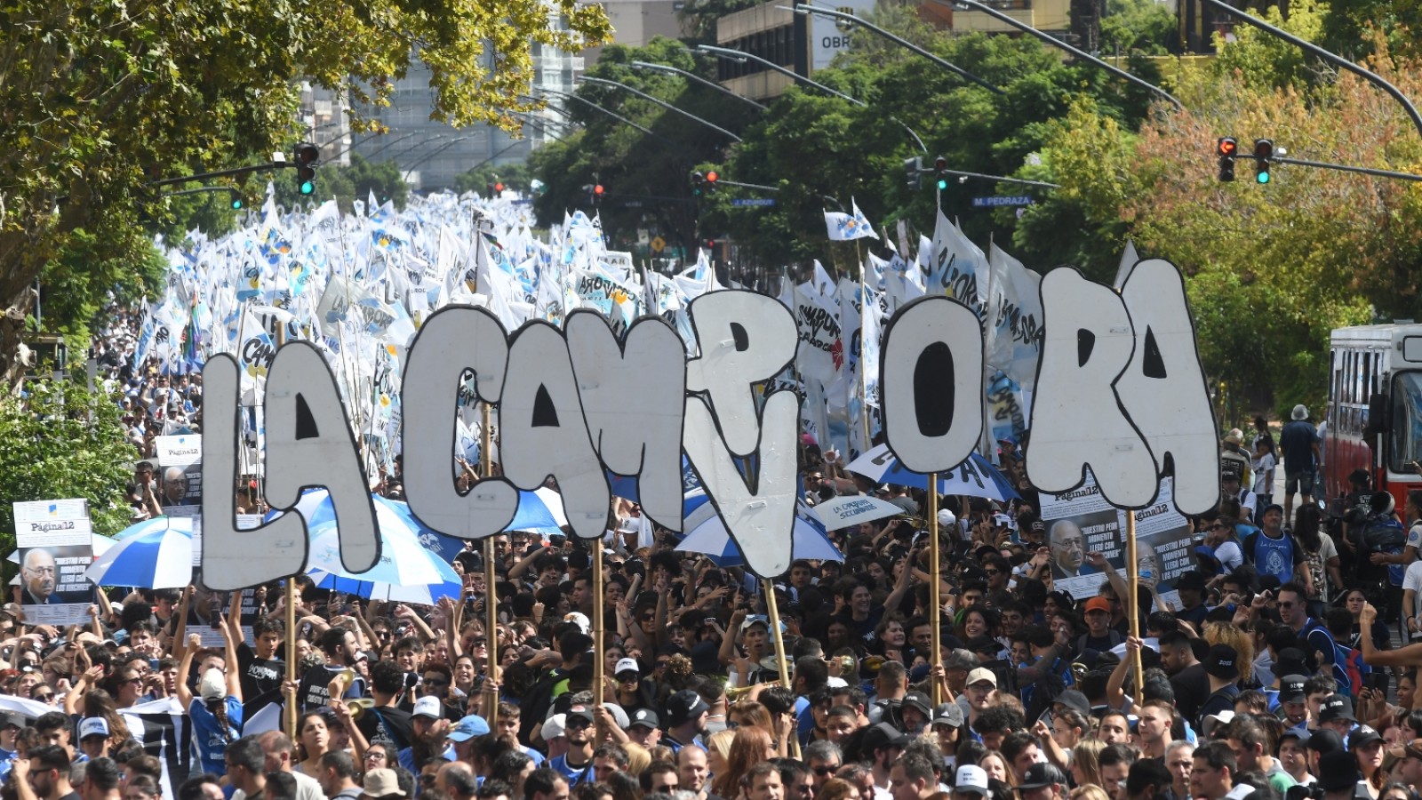 Máximo Kirchner encabezó multitudinaria marcha de La Cámpora y renovó críticas al FMI