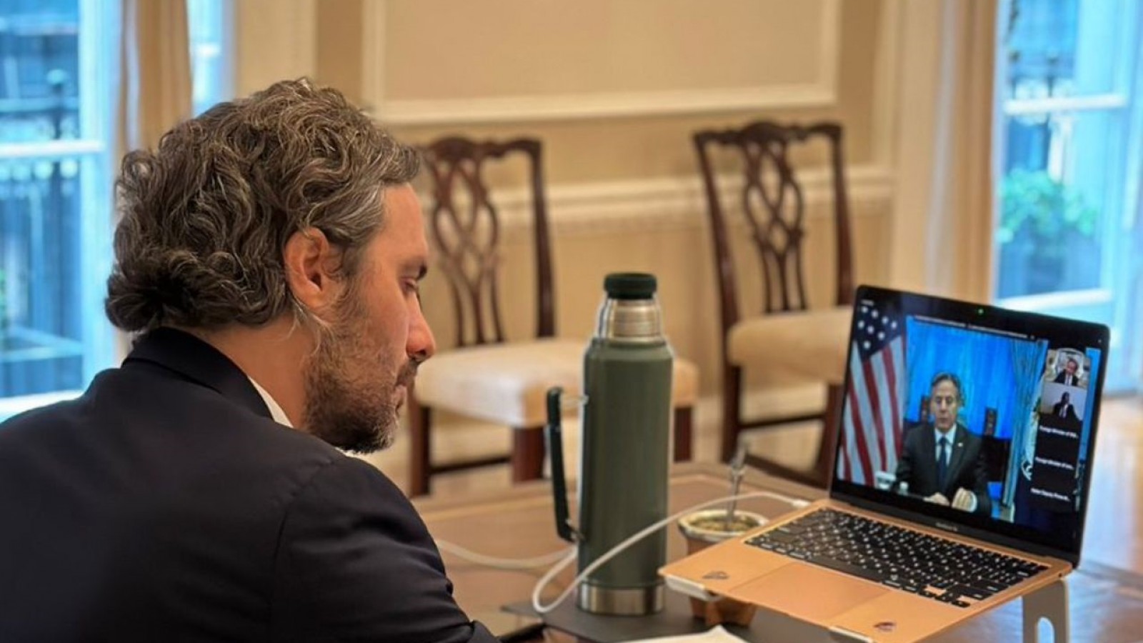 Cafiero destacó en un encuentro con Zelenzky y Blinken que "el mundo quiere la paz en Ucrania"