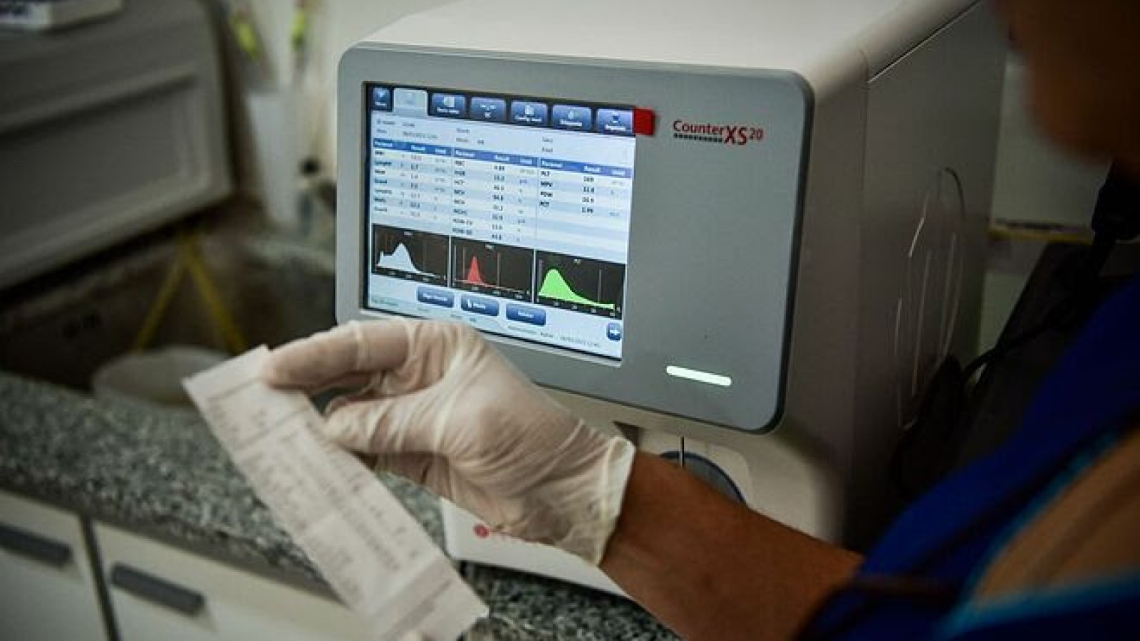 Nuevos y modernos equipos para análisis de sangre en el Hospital Municipal de Garín y las UDP Matheu y Savio