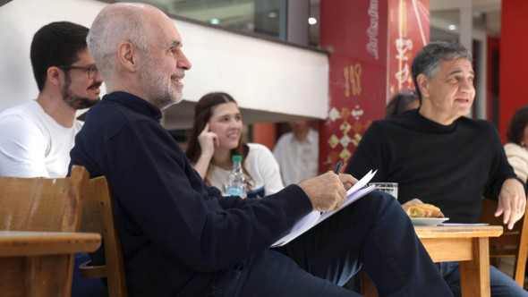 Rodríguez Larreta compartió un café con vecinos de Almagro junto a Jorge Macri y visitó la feria sobre sustentabilidad más importante de Latinoamérica