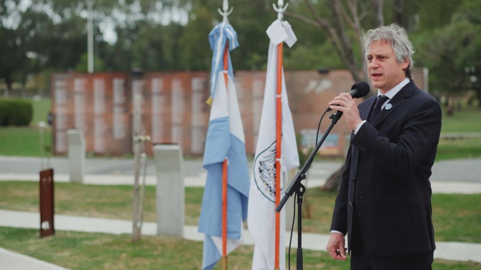 La Ciudad de Buenos Aires rindió homenaje a los caídos y veteranos de Malvinas