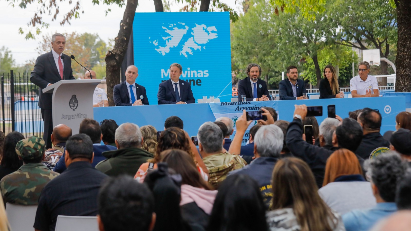 Alberto Fernández convocó a fortalecer "el compromiso con Malvinas" y a "seguir alzando la voz hasta que el mundo nos escuché"