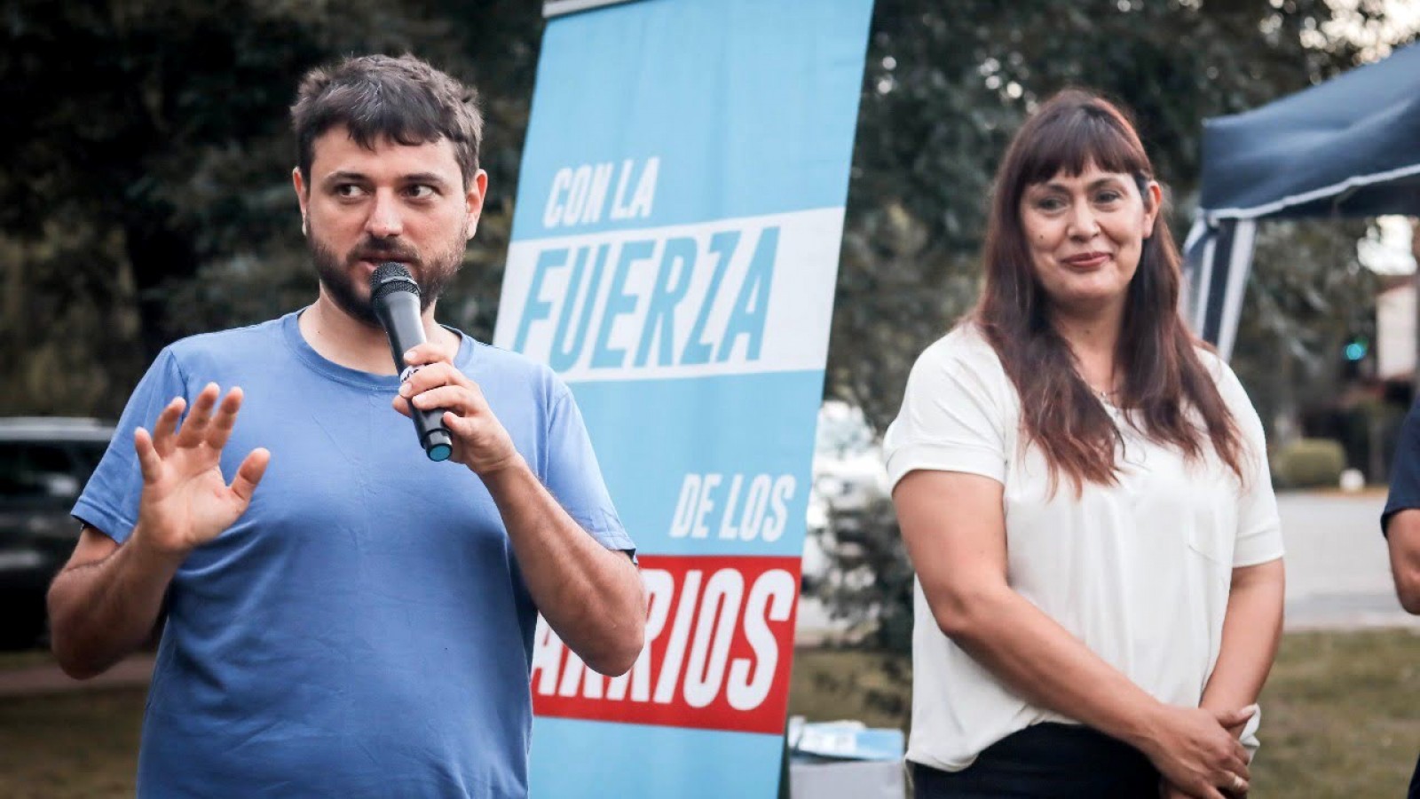 Fernanda Miño acompaña a Juan Grabois en la presentación de su libro "Los peores"