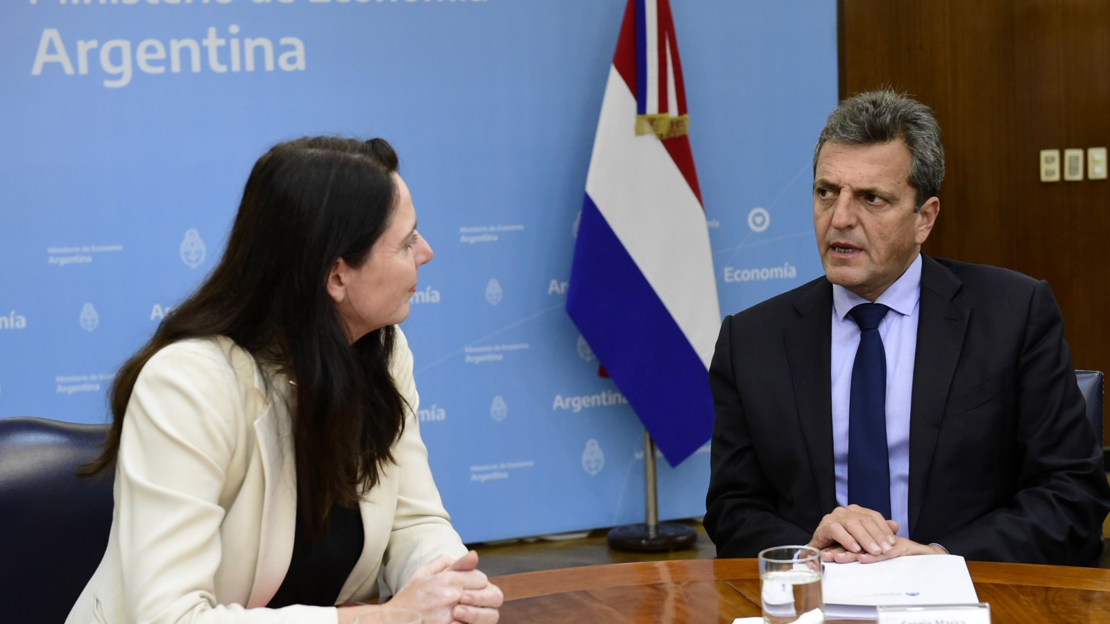 Massa: refinanciación de deuda con Club de Paris sirve para "sostener la recuperación económica"