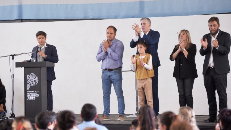 Kicillof participó de un nuevo sorteo de 80 viviendas para familias