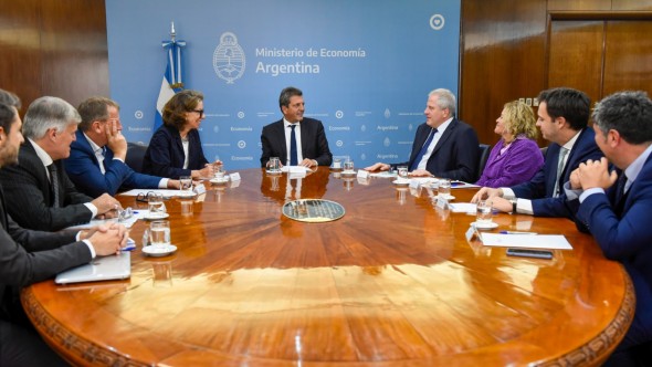 Massa y Perczyk firmaron convenio por USD 300 millones con el Banco Mundial