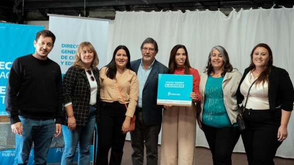 32 estudiantes campanenses recibieron su Notebook del Plan Conectar Igualdad bonaerense