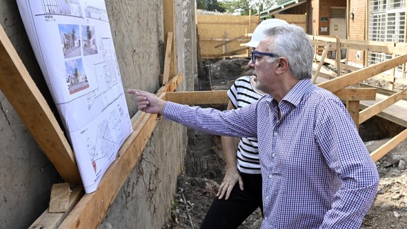Julio Zamora supervisó el inicio de obra del nuevo Teatro Municipal de Don Torcuato