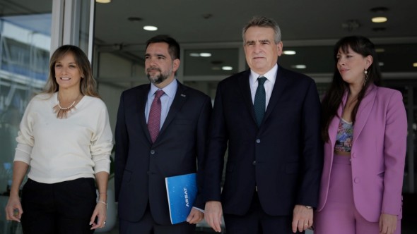 Malena Galmarini en Arsat: "El programa que presentamos hoy en Tigre y ya ejecutamos en las escuelas del Delta, tiene como objetivo disminuir la brecha digital de las y los vecinos"