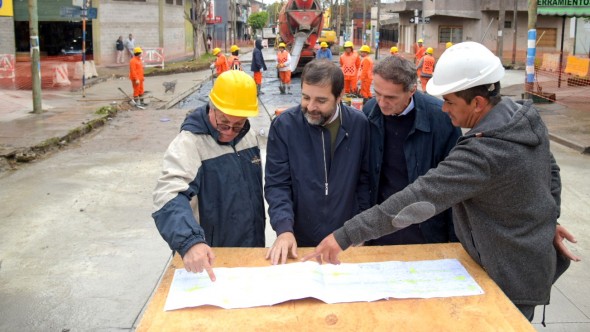 Fernando Moreira y Gabriel Katopodis recorrieron las obras de renovación de la Av. 9 de Julio