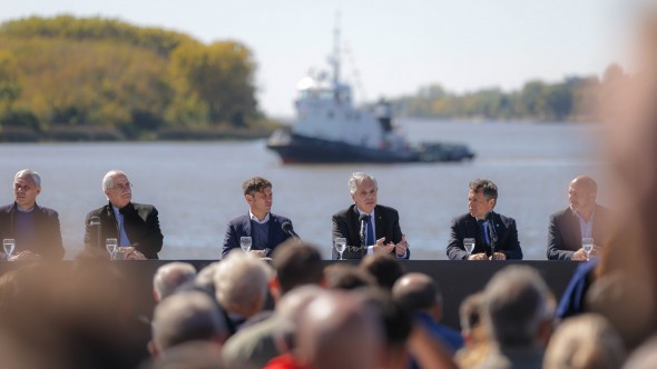 Alberto Fernández: "Hoy ponemos en marcha un nuevo tiempo para la navegabilidad del Río de la Plata"