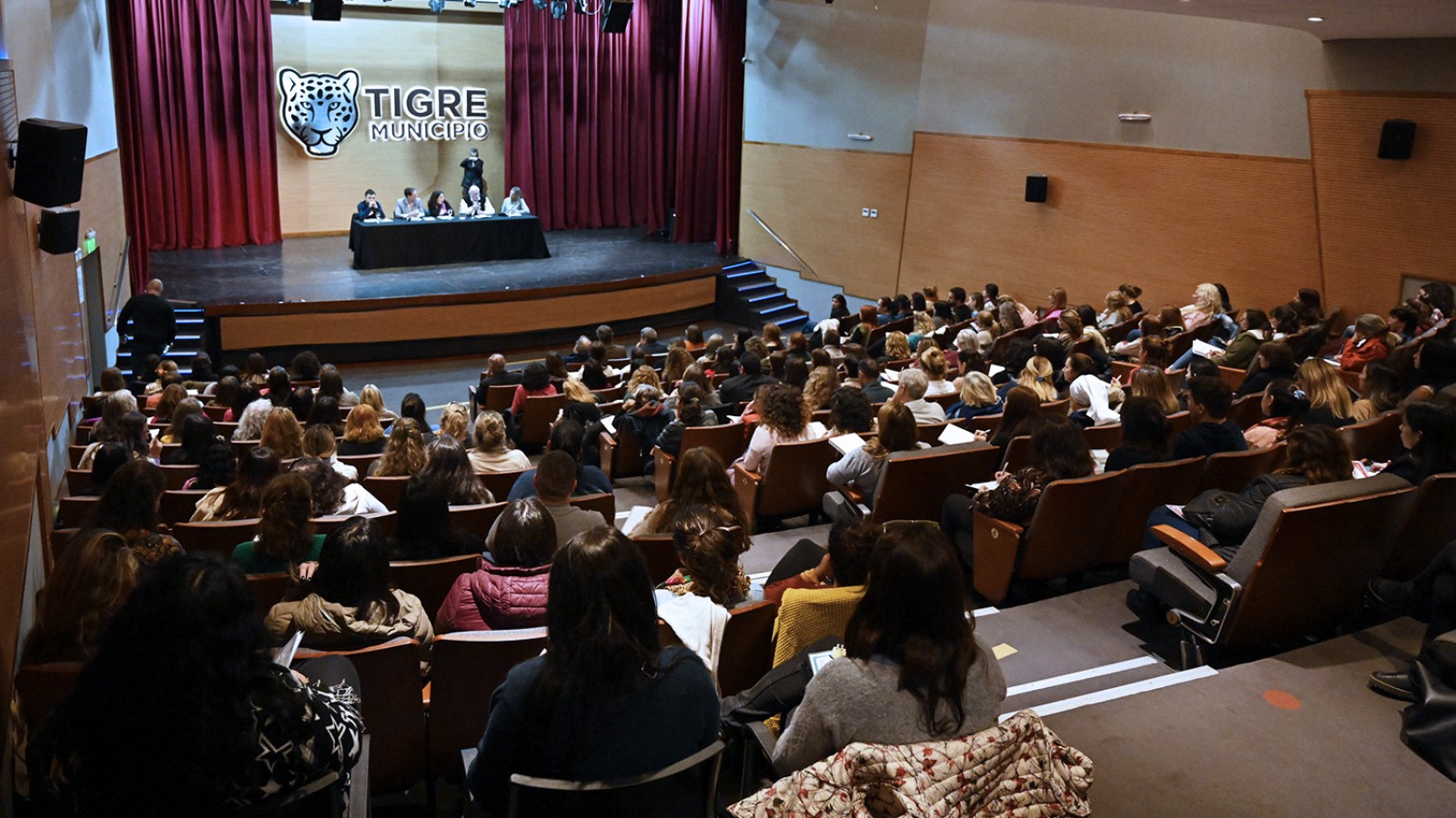 El Municipio de Tigre realizó un seminario interdisciplinario sobre el maltrato y abuso sexual infantil