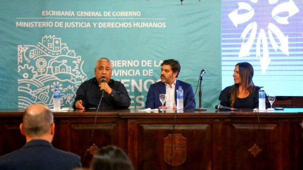 Salazar y Bianco encabezaron en San Pedro el acto de entrega de 142 escrituras