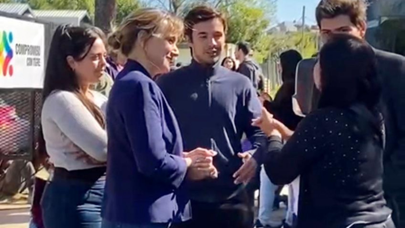 Malena Galmarini entregó donaciones y realizo tareas de mantenimiento en el Jardín de Infantes Nº 950 de Rincón de Milberg