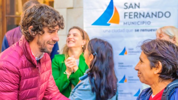 Juan Andreotti entregó la escritura de sus viviendas a 45 familias de San Fernando