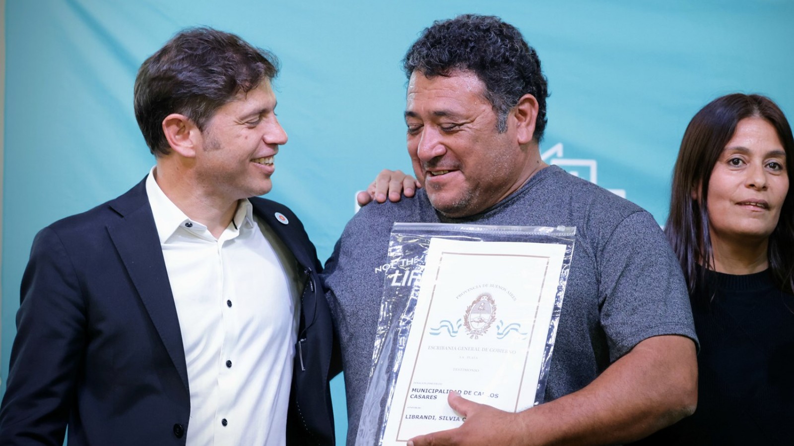 La Provincia entregó 377 títulos de propiedad gratuitos en Carlos Casares