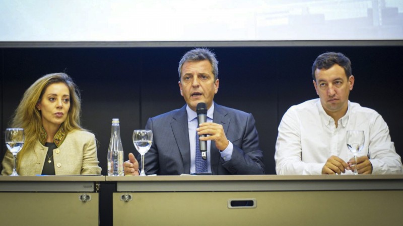 Presentan proyectos por más de US$ 2.000 millones en licitación de energías renovables RenMDI