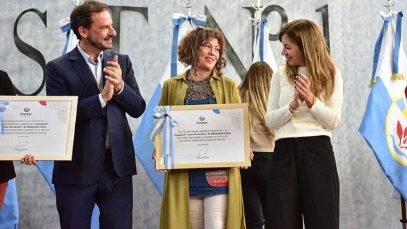 La Municipalidad entregó la bandera de Escobar a 169 escuelas públicas y privadas del distrito