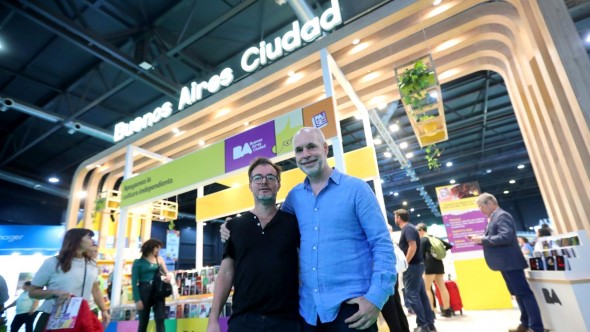 Rodríguez Larreta en la Feria del Libro: dialogó con editores y público presente en el tradicional evento de la Ciudad, que vuelve convocar a miles de visitantes de todo el país