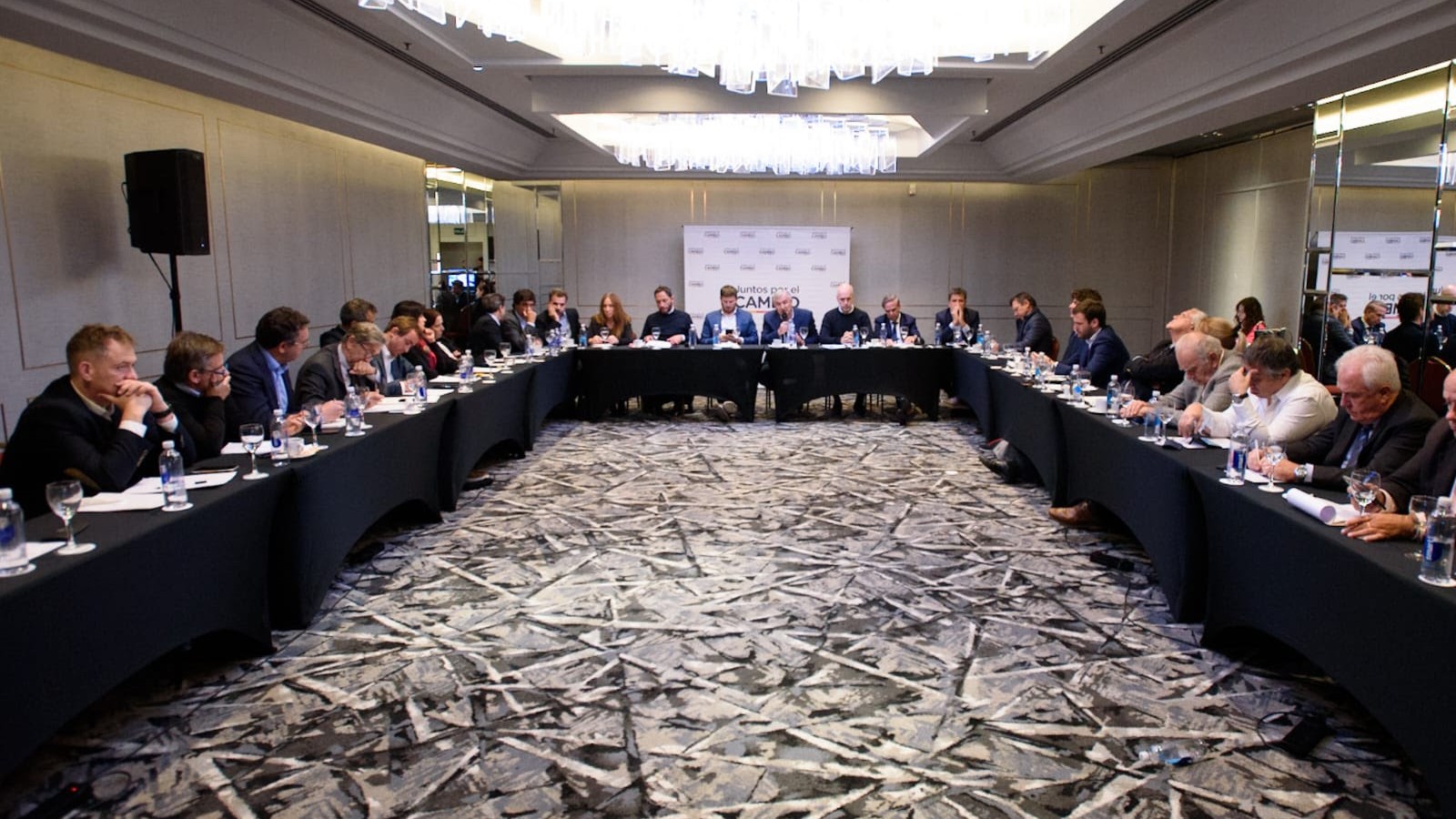 Juntos por el Cambio avanza con su plan económico: Críticas al Gobierno y rechazo a la dolarización