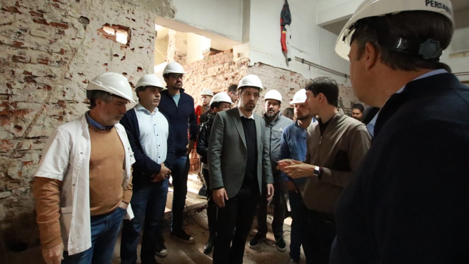 Kreplak recorrió obras hospitalarias y entregó la ambulancia número 134 de su gestión