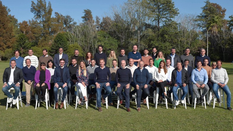 Rodríguez Larreta y Santilli con más de 30 referentes en Esteban Echeverría: "Para mi es un orgullo trabajar en equipo con los próximos intendentes del conurbano bonaerense y el futuro gobernador de la provincia"