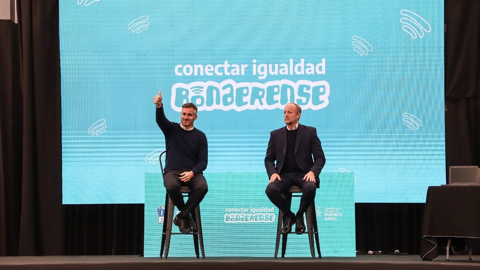 Achaval: "Las computadoras de Conectar Igualdad siguen llegando a los chicos de nuestras escuelas"