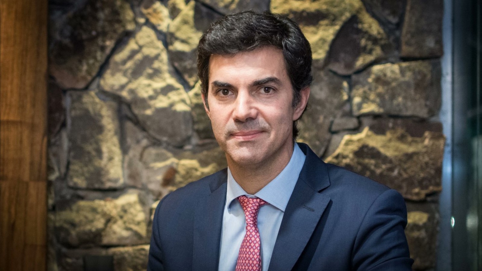 Urtubey: "El país tiene que producir bienes y salir de la especulación financiera"