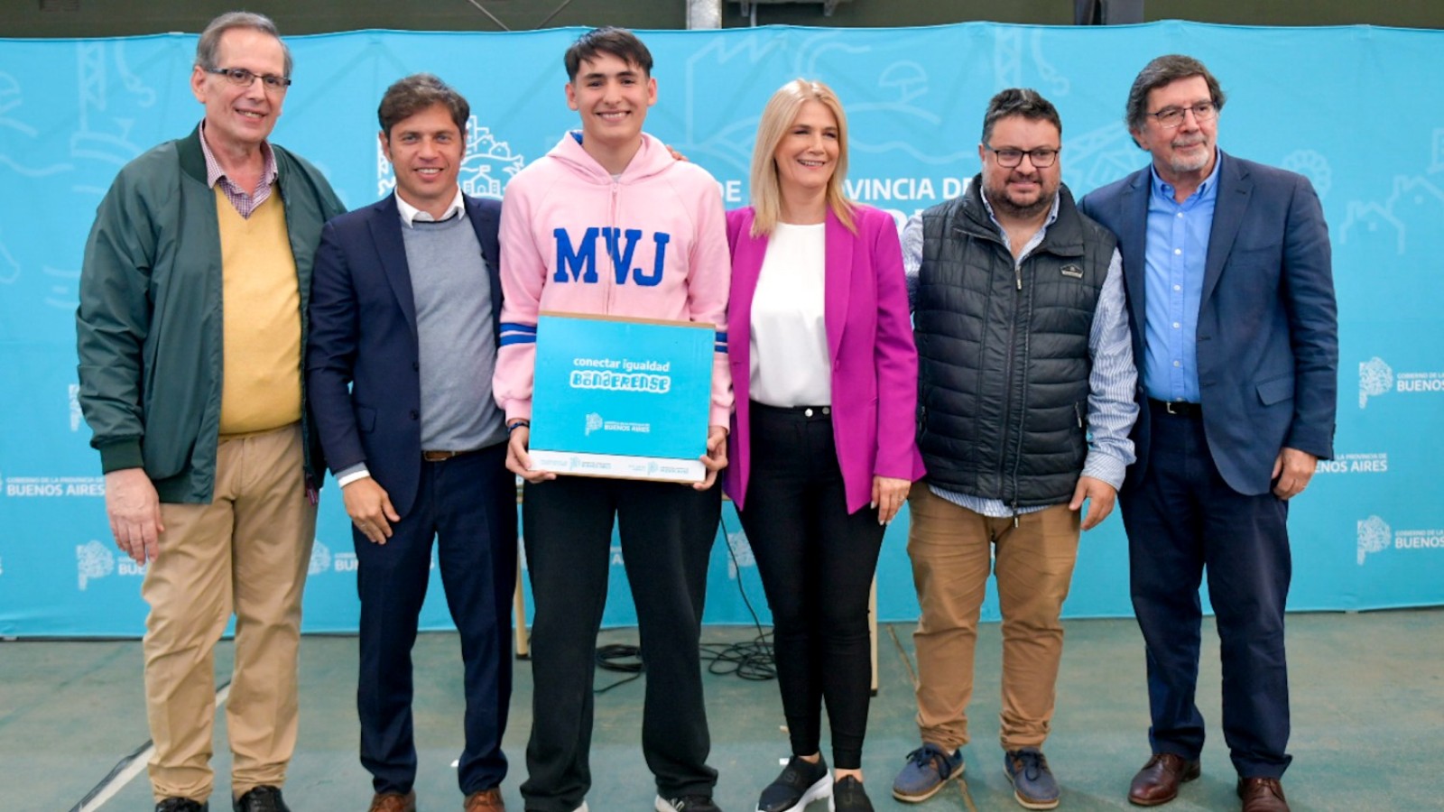 Se entregaron 217 computadoras a estudiantes de Capitán Sarmiento