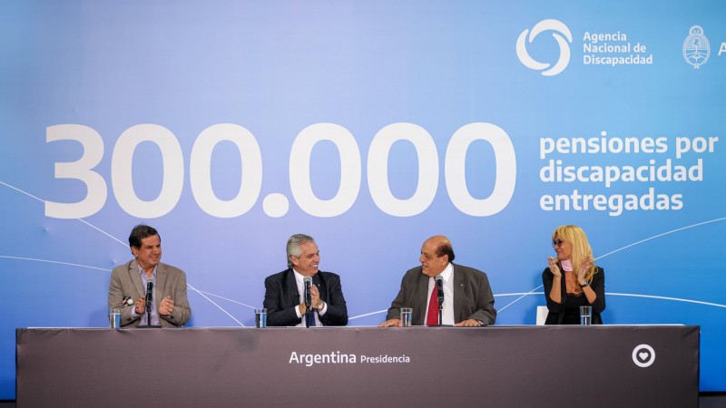 El Presidente entregó la pensión por discapacidad número 300.000 desde el inicio de la gestión
