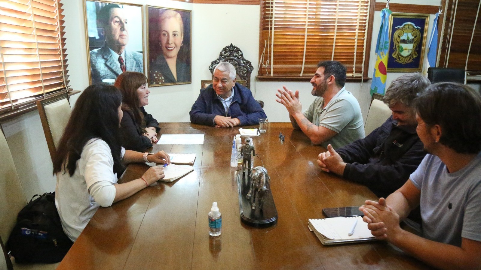 Jackie Flores visitó San Pedro y se reunió con Cecilio Salazar