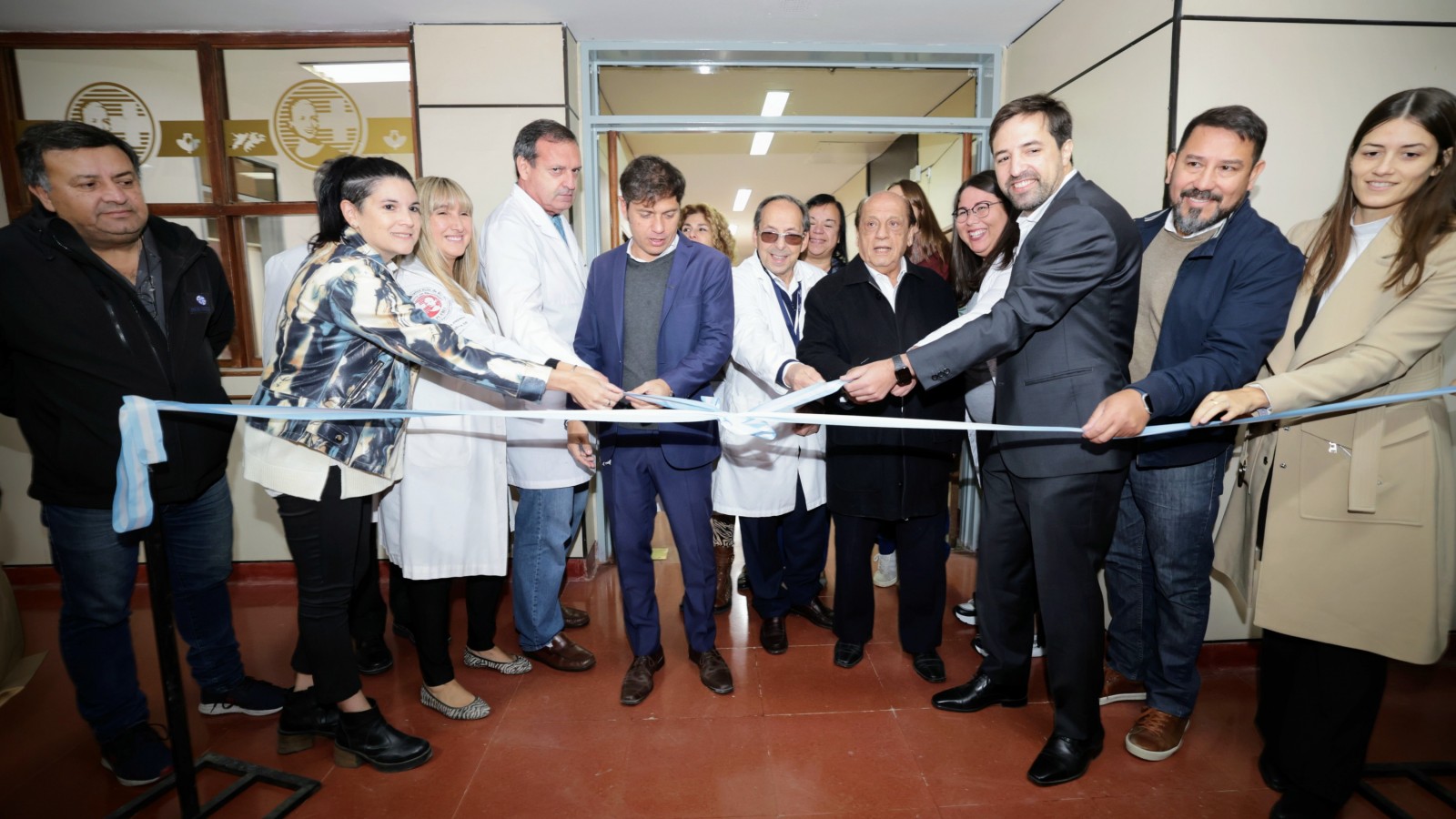 Kicillof recorrió los avances de las obras de remodelación del hospital Evita Pueblo de Berazategui