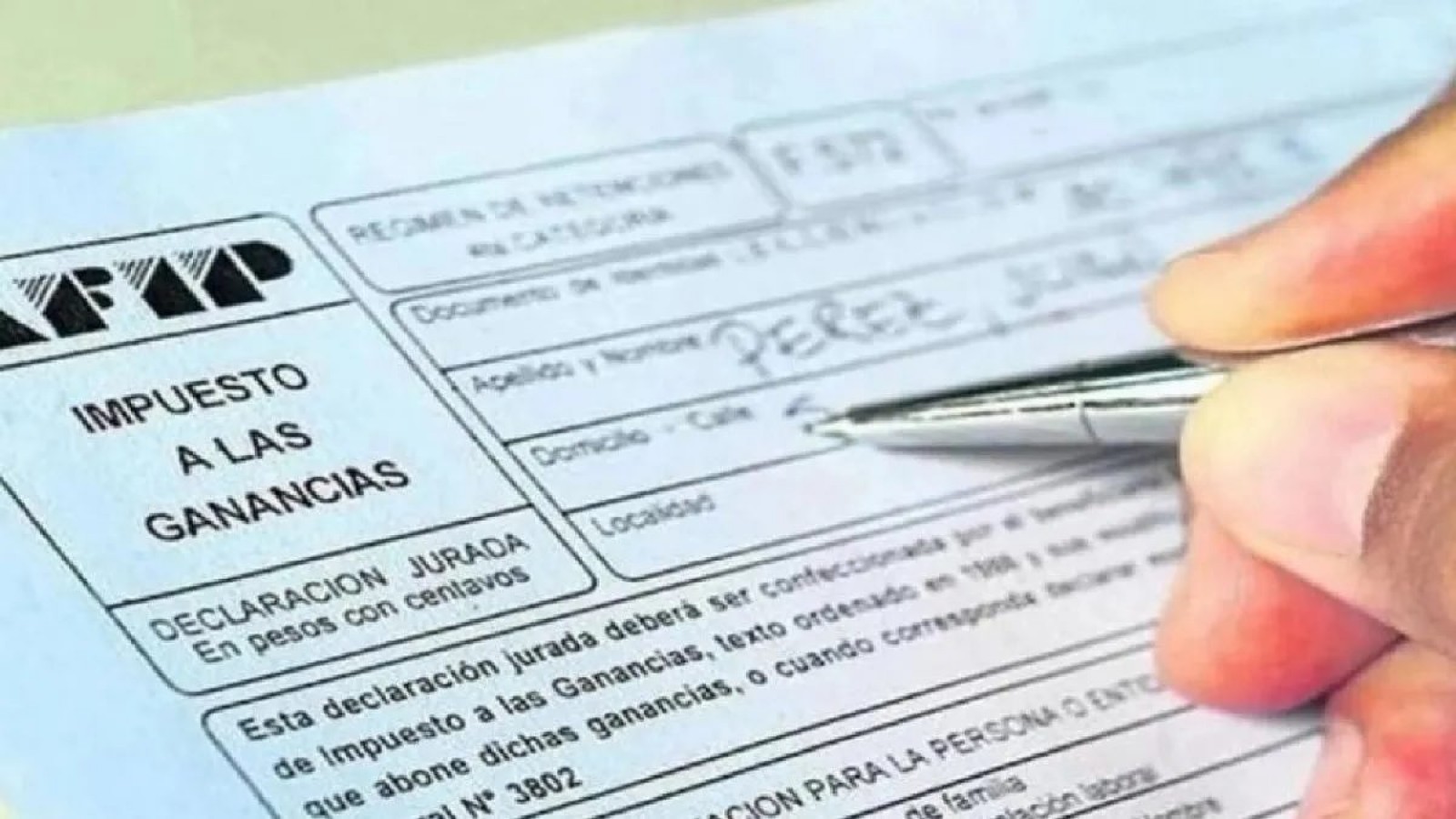 Gobierno oficializa nuevo piso de Ganancias en $ 506.230 brutos y exención a adicionales salariales