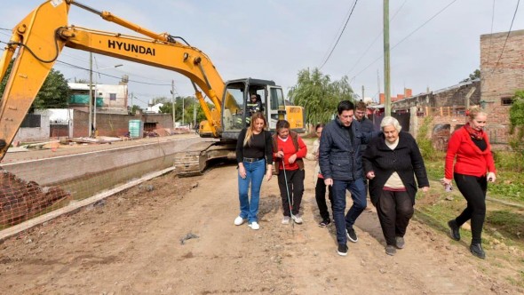 Malvinas Argentinas: Nardini recorrió los trabajos de saneamiento en Arroyo Las Tunas