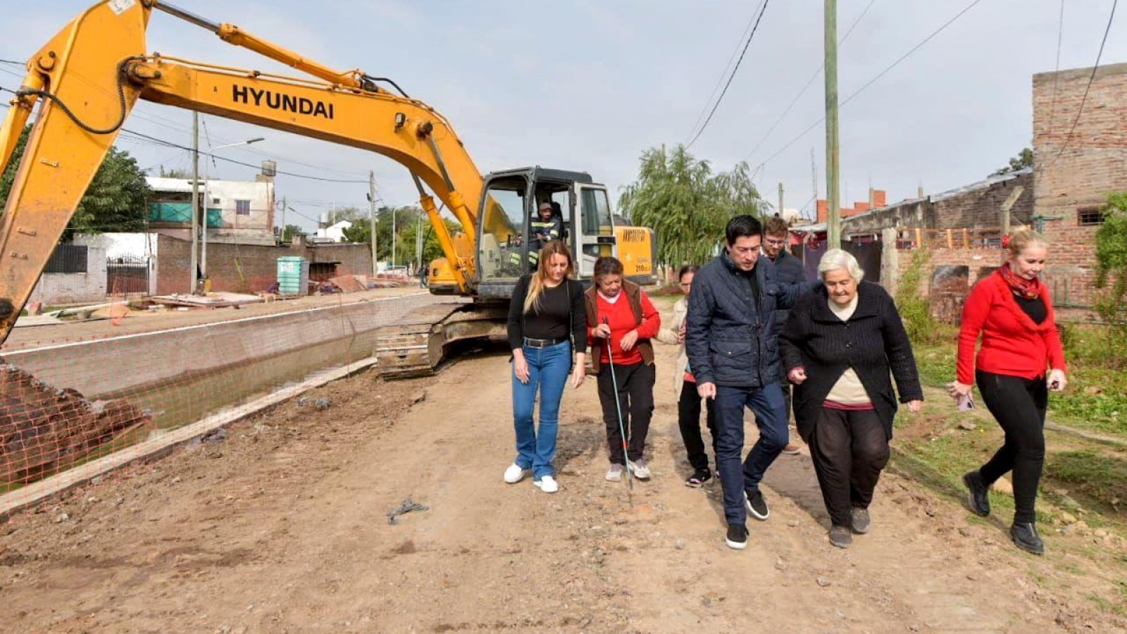Malvinas Argentinas: Nardini recorrió los trabajos de saneamiento en Arroyo Las Tunas