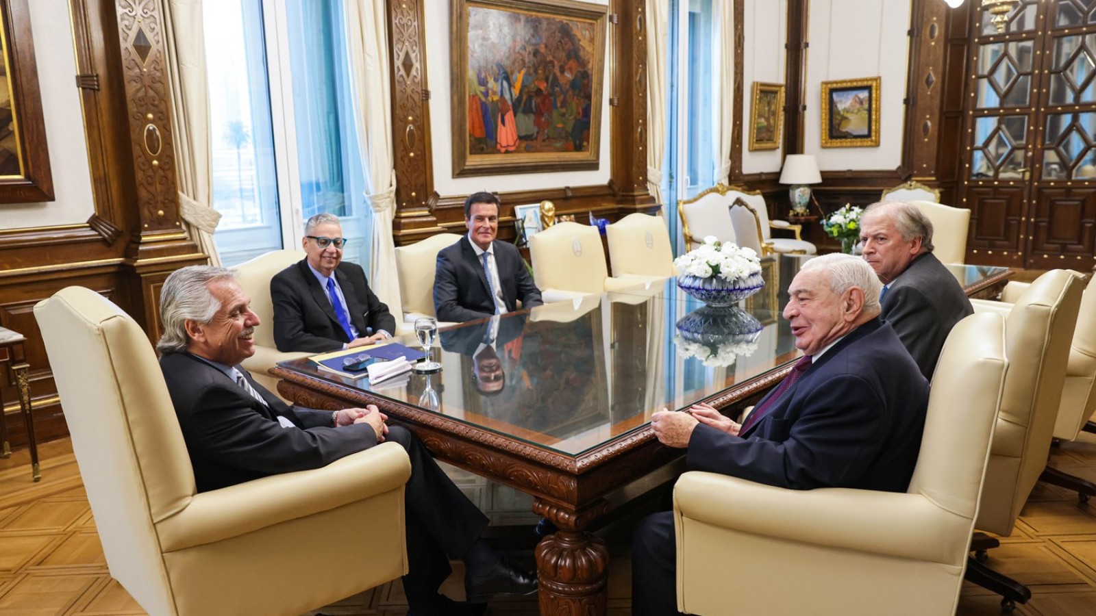 El Presidente recibió a las autoridades de la Bolsa de Comercio de Buenos Aires