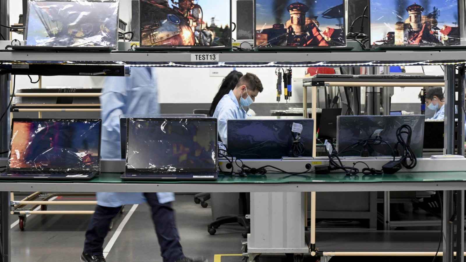 Desde Garin, firma multinacional vuelve a producir notebooks en Argentina