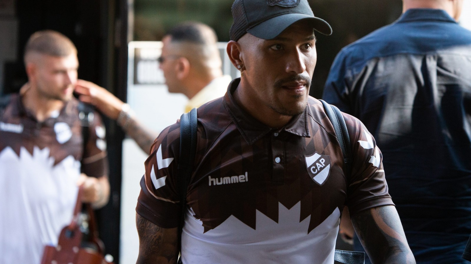 Detienen al arquero de Platense como acusado de golpear a su novia en una discusión