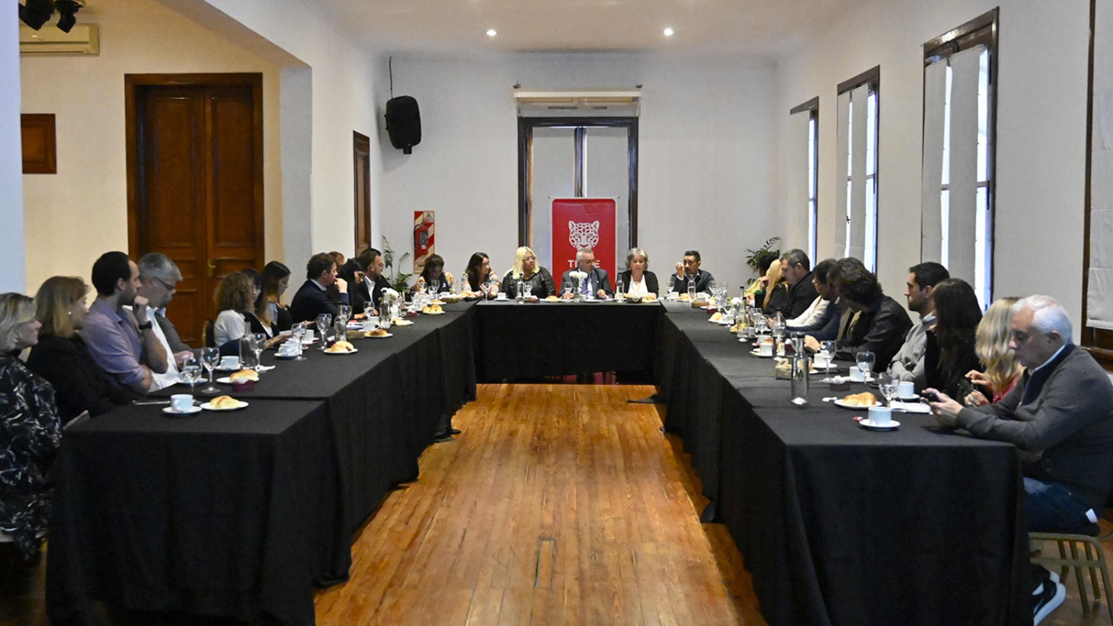 En un encuentro del Consejo local de Infancia, Julio Zamora llamó a priorizar a la niñez como eje de la comunidad