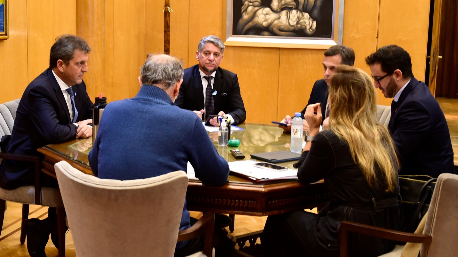 Massa analizó el avance de proyectos de energía, transporte y economías regionales con su gabinete