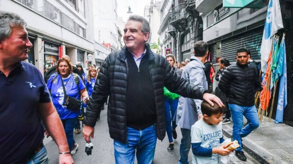 Tras el acto de ayer en Plaza de Mayo, Rossi ratificó que lanzará su precandidatura este lunes