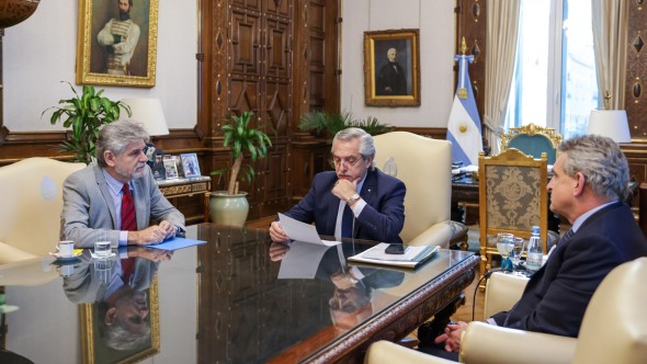 El Presidente firmó el decreto que otorga la quinta jerarquización salarial a investigadoras e investigadores del CONICET